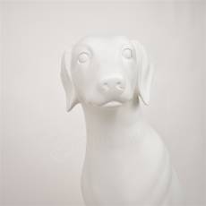 Figurína - pes sediaci, biela farba, pohľad vľavo
