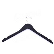 Drevený vešiak, typ BT, pogumovaný, čierny, šírka 44,5 cm, bez priečky, so zárezmi, 1 ks