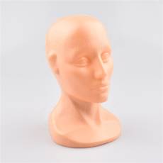 Hlava LEO plastová, telová