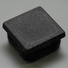 FOUR, záslepka 40 x 40 mm, plast, čierna